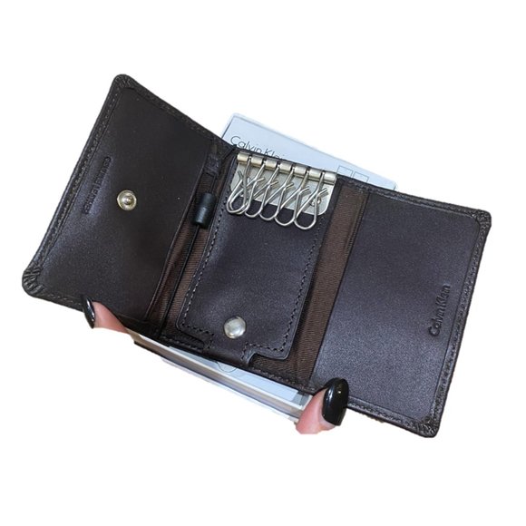 Calvin Klein Card Case with Multi Key Rings - Picture 2 of 2